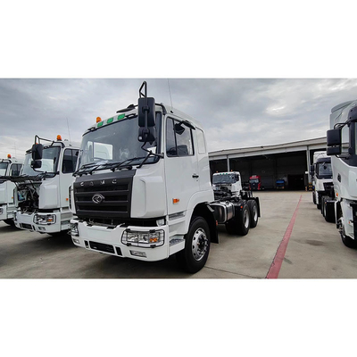 Sinotruk HOWO 6*4 と 8*4 371HP-375HP トラクター トラック 最大トルク Nm 500-1000nm