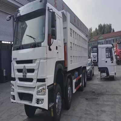 トューブレスタイヤデザイン HOWO 8X2 ダンプトラック 15000kg 負荷容量 木材輸送