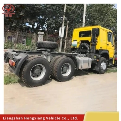 400HPのチューブレスタイヤ設計 6.4×4 トラクタートラック 8.2トンの負荷容量と燃料エンジン