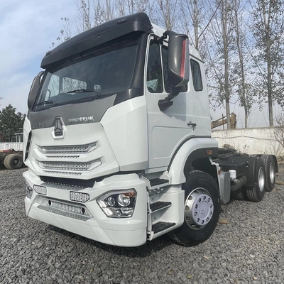 8.2トンの重荷ヘッドトラクタートラック 560HPディーゼルエンジンと10-80tディーゼル燃料