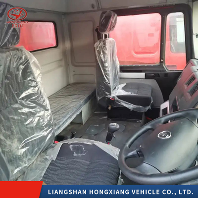 重荷トラックセグメント ディーゼル HOWO トラクターヘッド トラック エンジン容量 &gt;8L