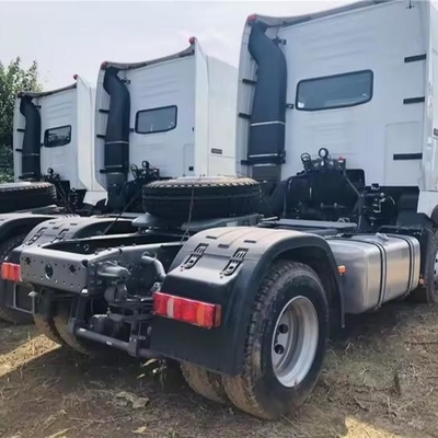 パーソナライズ 8.2t Euro5euro6 HOWO T7 CNG トラクター トラック