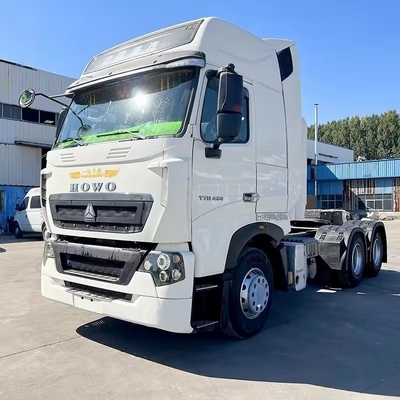 左方向 HOWO T7 トラクター 状態が良し 負荷容量は8.2トン