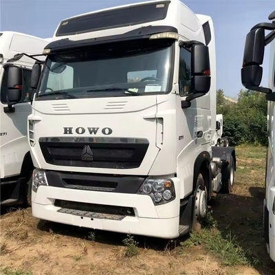 左方向 HOWO T7 トラクター 状態が良し 負荷容量は8.2トン