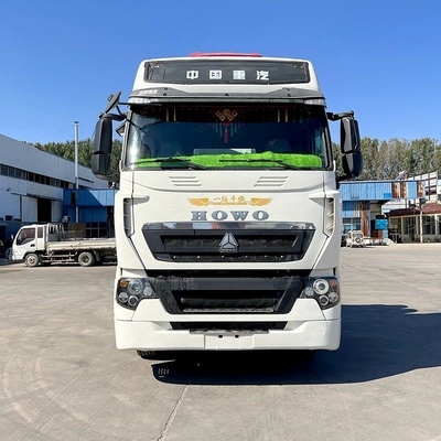 左方向 HOWO T7 トラクター 状態が良し 負荷容量は8.2トン