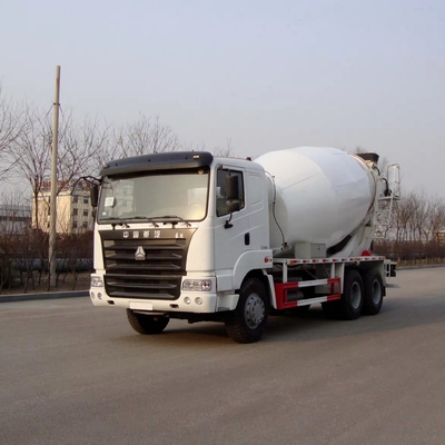 HOWO コンクリートミックスプラント 12cbm 16cbm 18cbm セメントタンクを持つ建設機械